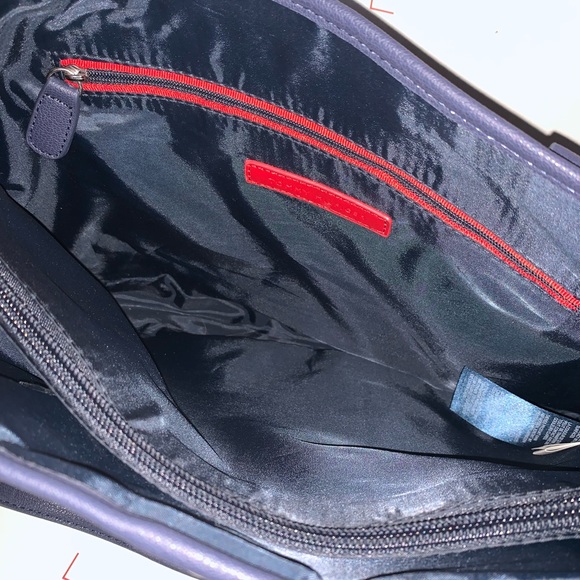 Hilfiger Shoulder Bag - Picture 4 of 8